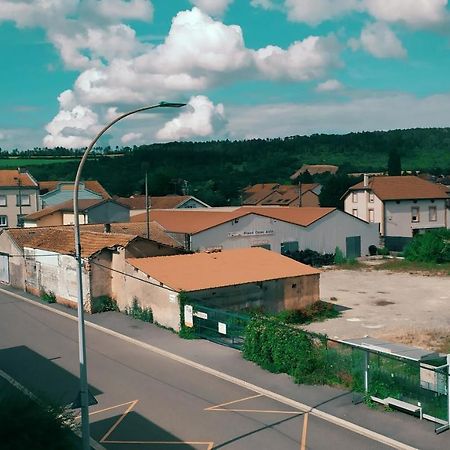 Chez Romain, Appartement Proche Commerces Et Centre Ville Avec Wifi Verdun-sur-Meuse Kültér fotó