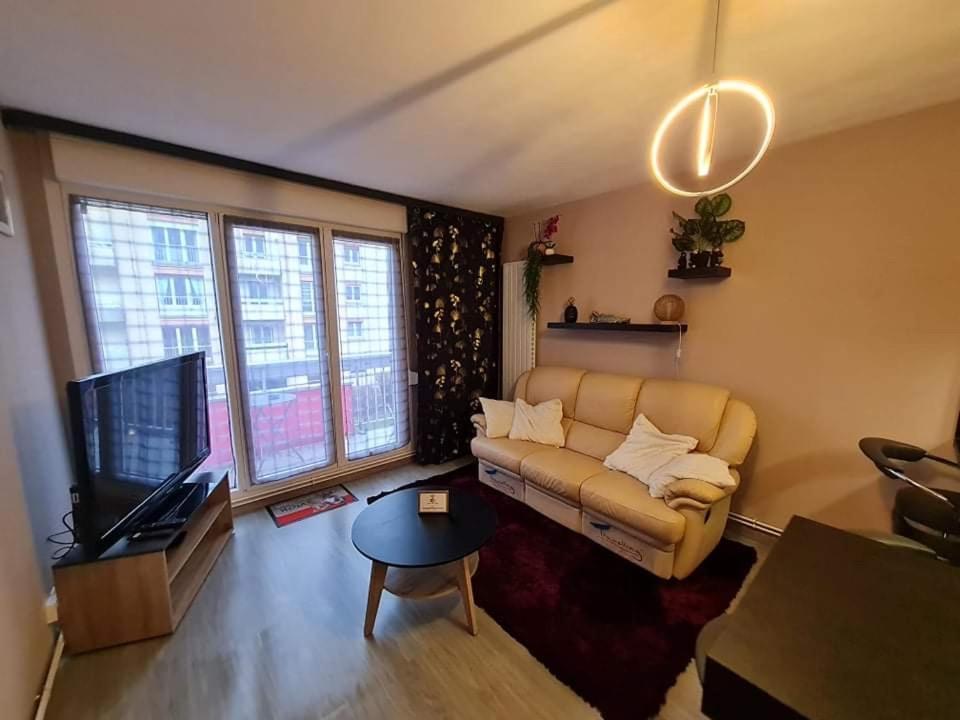 Chez Romain, Appartement Proche Commerces Et Centre Ville Avec Wifi Verdun-sur-Meuse Kültér fotó